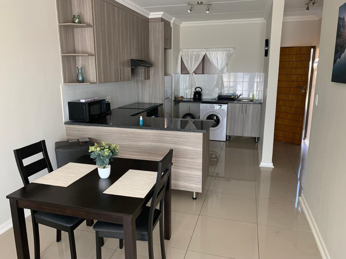 Or Tambo Self Catering Apartments, The Willows Boksburg Dış mekan fotoğraf
