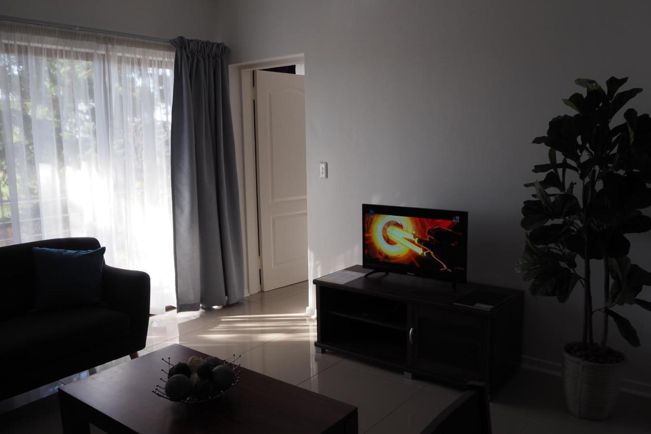 Or Tambo Self Catering Apartments, The Willows Boksburg Dış mekan fotoğraf