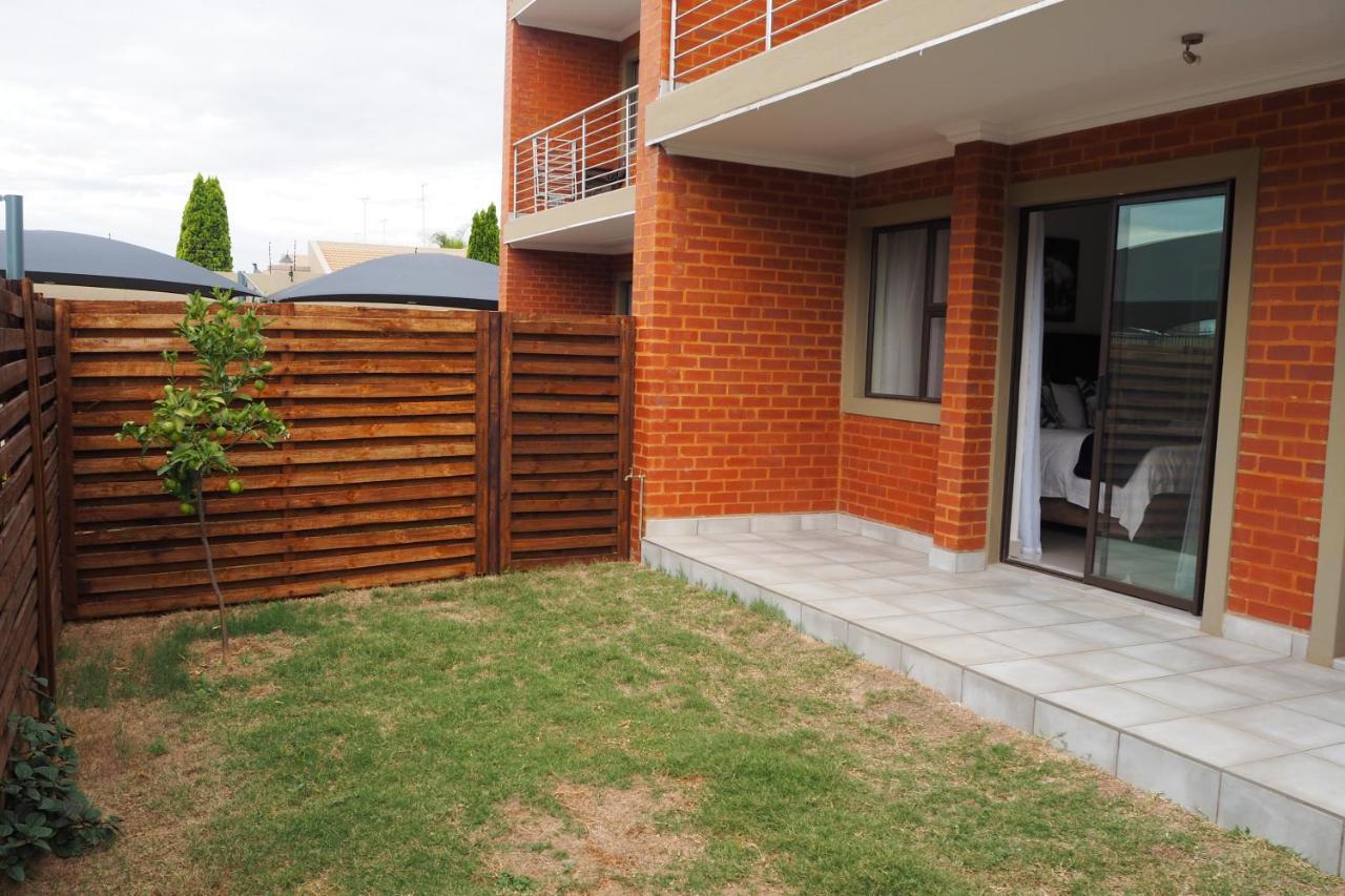 Or Tambo Self Catering Apartments, The Willows Boksburg Dış mekan fotoğraf