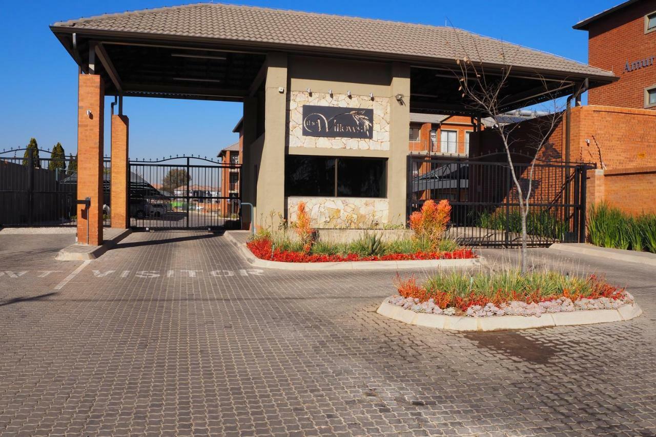 Or Tambo Self Catering Apartments, The Willows Boksburg Dış mekan fotoğraf