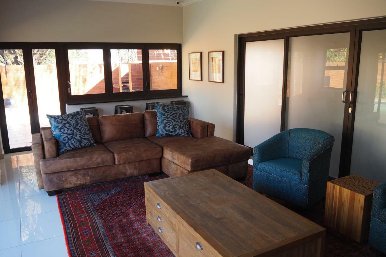 Or Tambo Self Catering Apartments, The Willows Boksburg Dış mekan fotoğraf